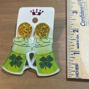 Clover stein post earrings